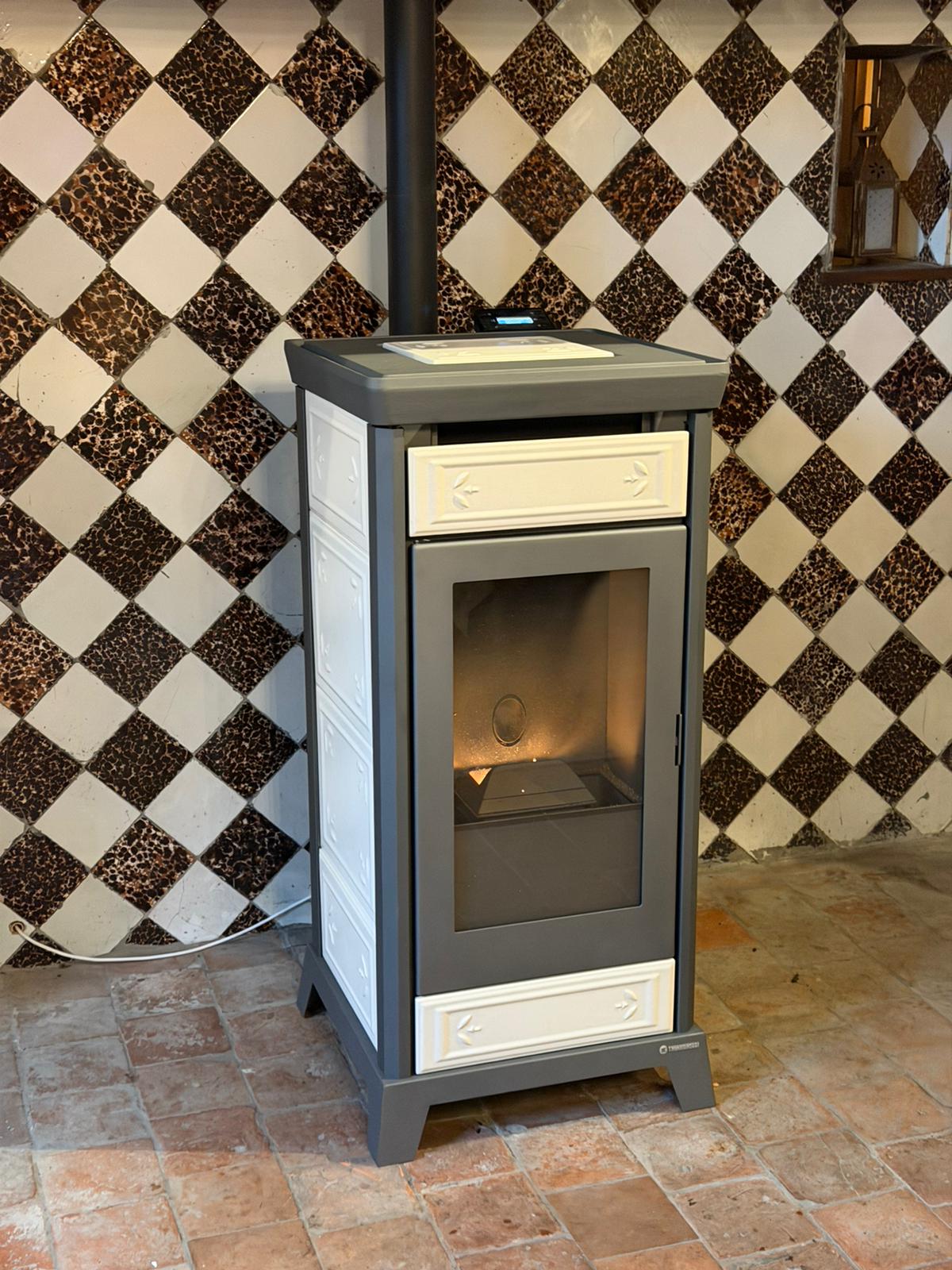 Thermorossi pellet kachel