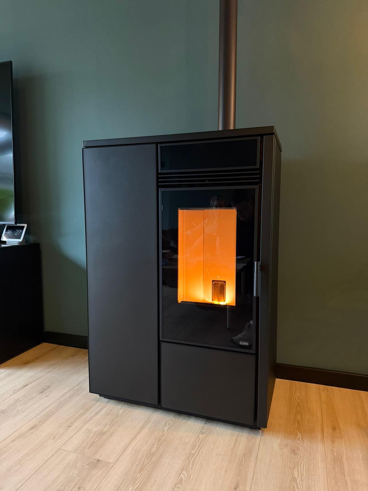 Vertical 100 Steel pelletkachel