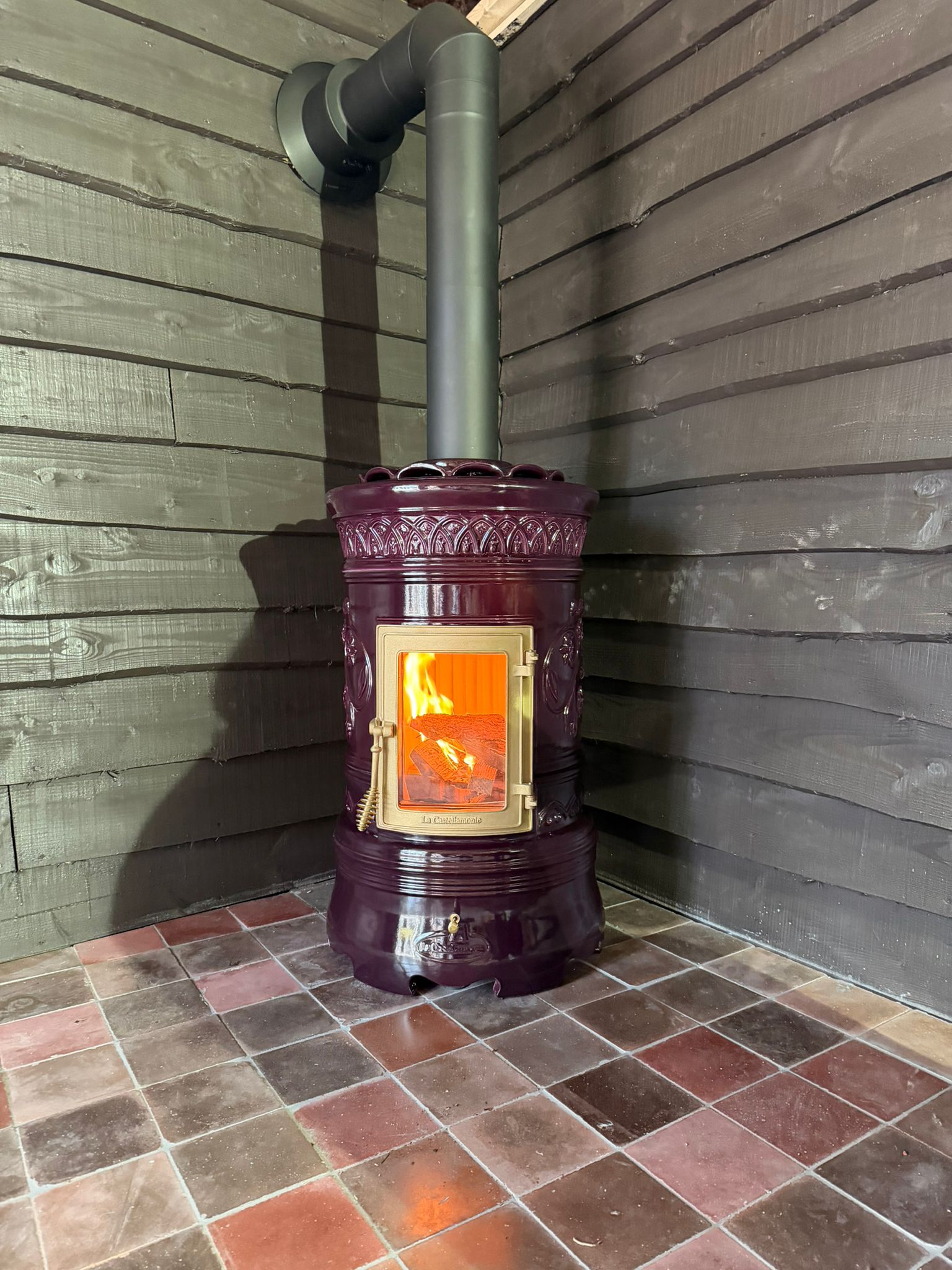 Houtkachel Rondò van keramiek bij Van der Valk Apeldoorn